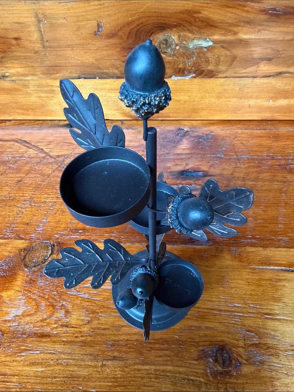 Black Metal Oak Leaf Tealight Candle Holder - Picture 3 of 4